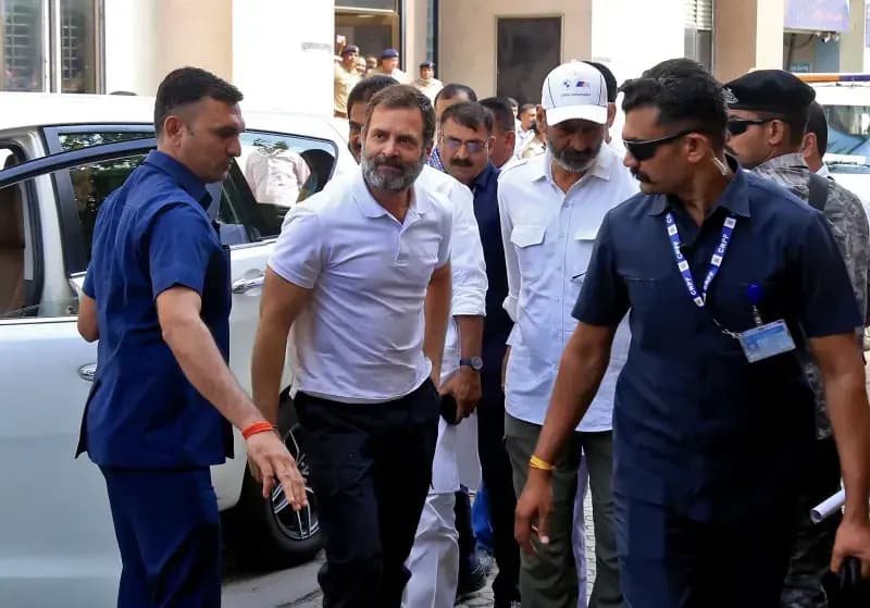 राहुल गांधी पर CRPF का आरोप: 9 महीने में 6 बार तोड़ा Z+ सुरक्षा प्रोटोकॉल, खरगे को लिखा पत्र