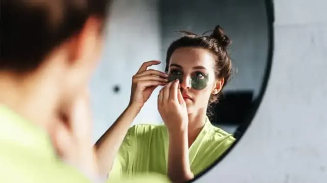 आंखों के नीचे काले घेरे हटाएं 2 दिन में | आलू वाला घरेलू नुस्खा