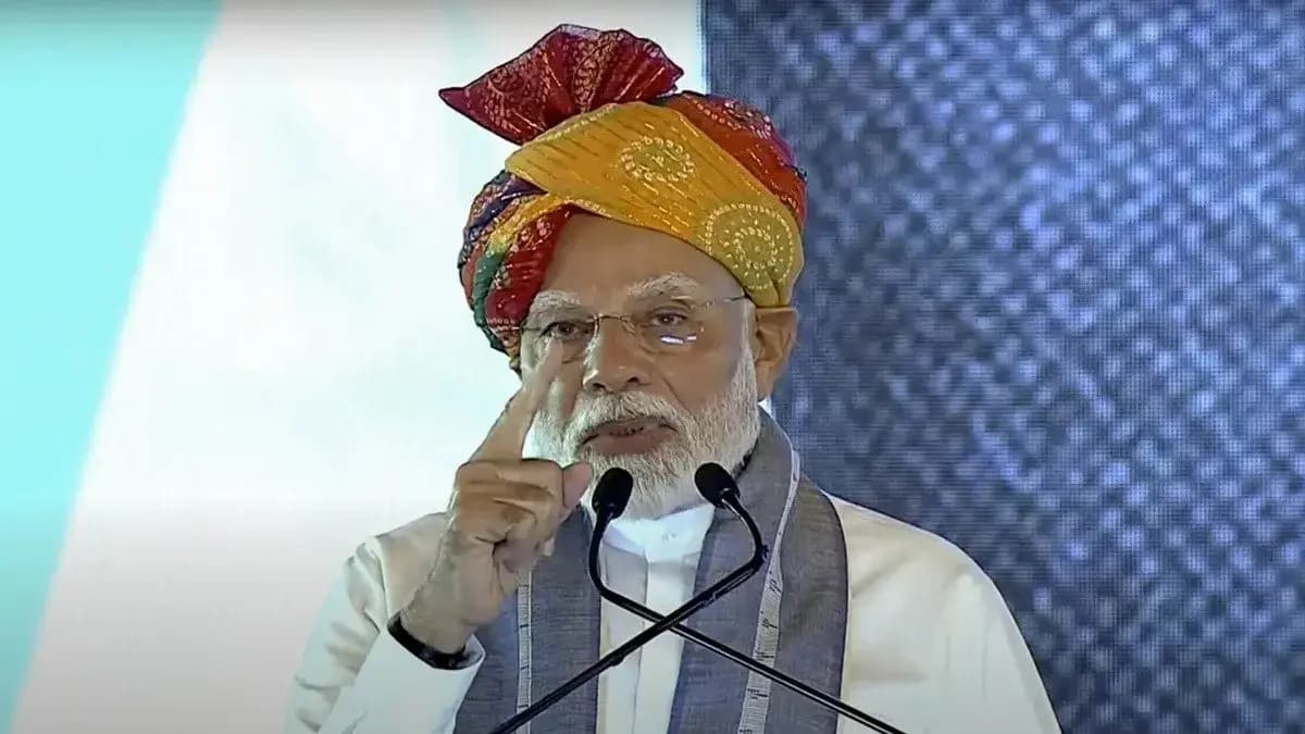 PM मोदी का बड़ा बयान: वक्फ संपत्तियों का सही इस्तेमाल होता तो मुस्लिम युवाओं को पंक्चर नहीं बनाना पड़ता