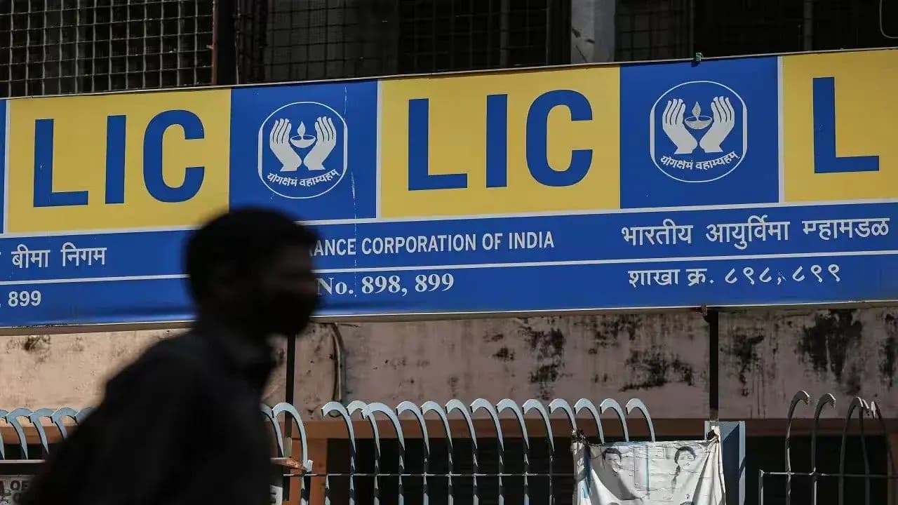 LIC एजेंट आंदोलन: नई पॉलिसी पर 14 लाख अभिकर्ता नाराज़