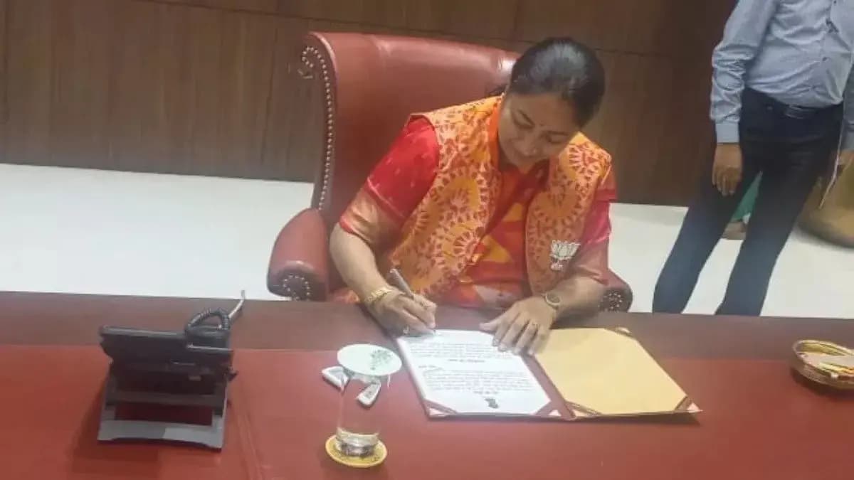 रेखा गुप्ता ने CM बनते ही दिखाया अपना रौद्र रूप,ले लिया ये फैसला..