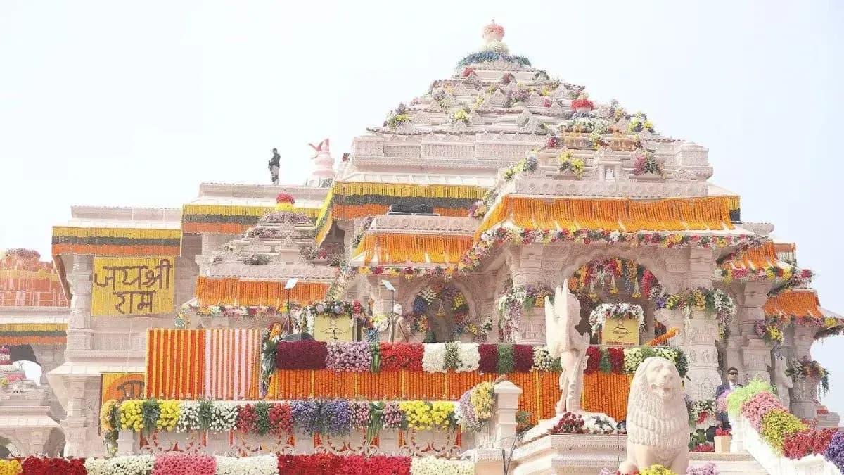 राम मंदिर के मुख्य पुजारी को मिलती है इतनी सैलरी? जानकर रह जाएंगे दंग!