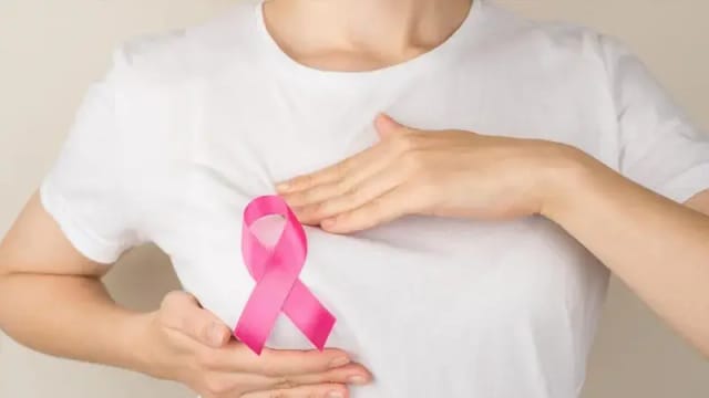 घर पर कैंसर की जांच कैसे करें? डॉक्टर ने बताया आसान टेस्ट